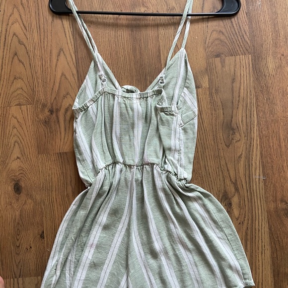 Small Romper - Picture 2 of 3